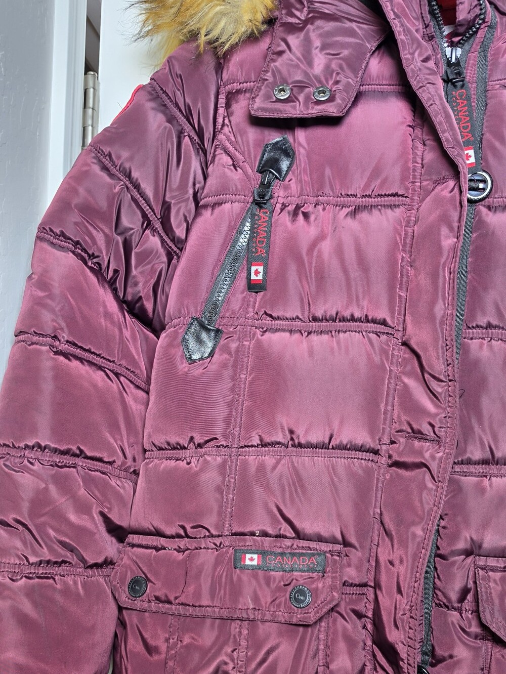 Canada Weather Gear Women’s XL Long Puffer Parka Faux Fur Hood Burgundy - Picture 5 of 16